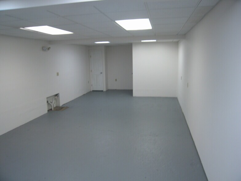 1175-1195 N Main St, Randolph, MA for lease - Interior Photo - Image 3 of 5