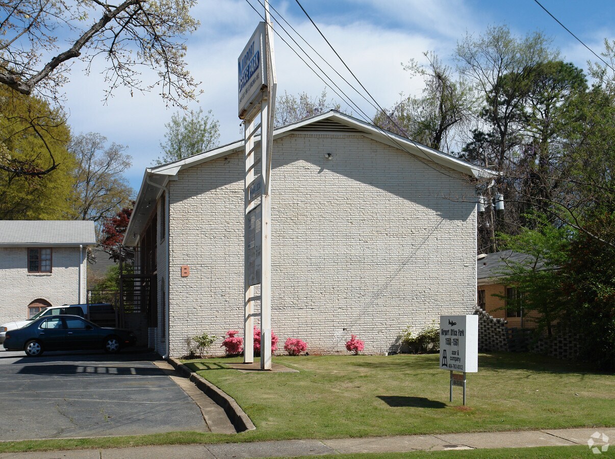 1553 Virginia Ave, Atlanta, GA 30337