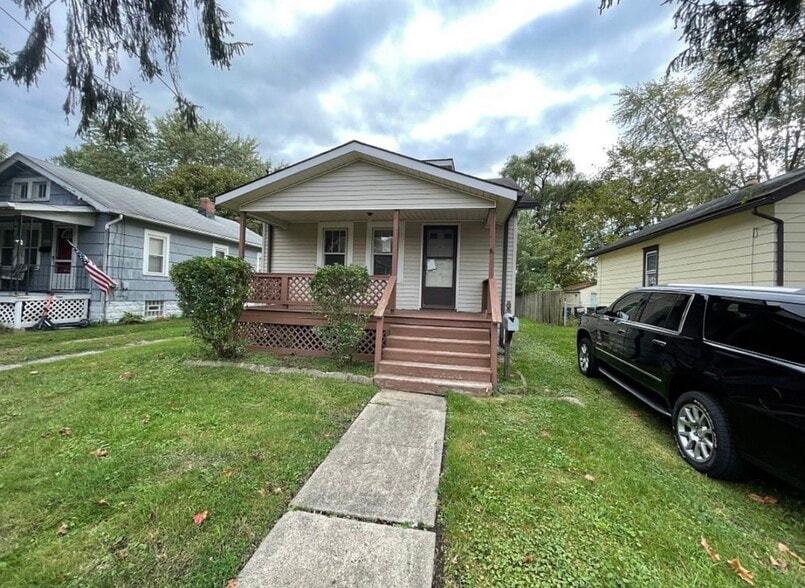 12 Unit Portfolio portfolio of 12 properties for sale on LoopNet.com - Building Photo - Image 2 of 10