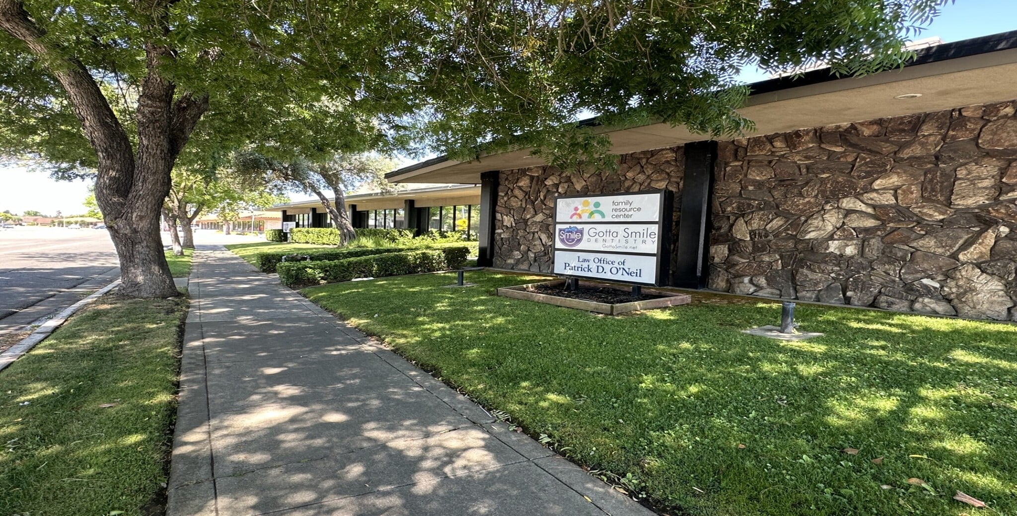 1035 W Robinhood Dr, Stockton, CA for lease Building Photo- Image 1 of 11