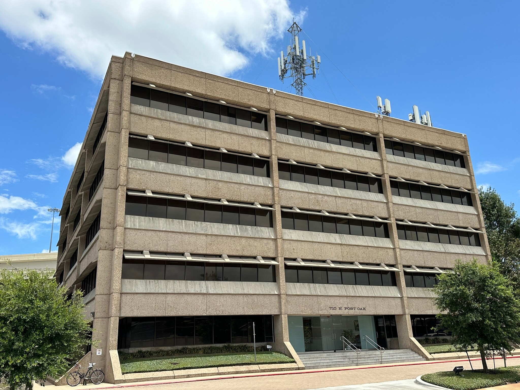 710 N Post Oak Rd, Houston, TX for lease Building Photo- Image 1 of 9
