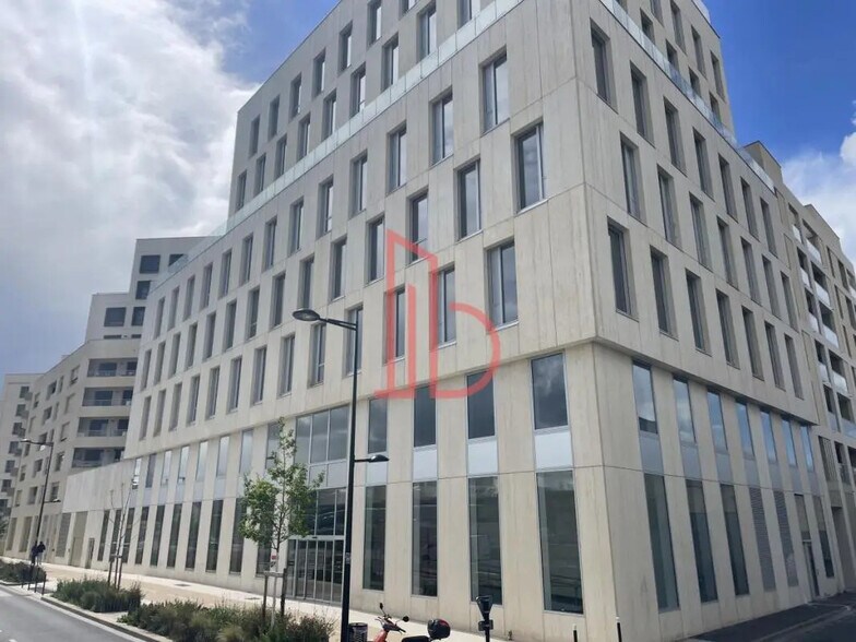 Office in Bordeaux for lease - Building Photo - Image 1 of 7