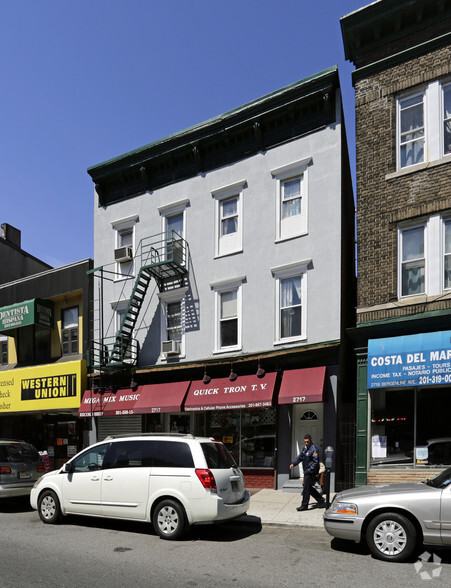 2717 Bergenline Ave, Union City, NJ for sale - Primary Photo - Image 1 of 4