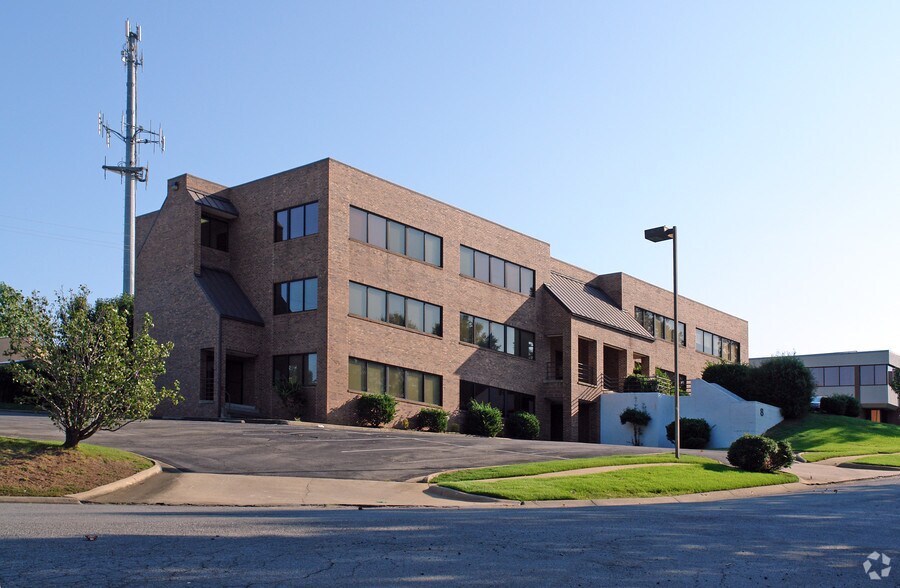 8 Shackleford Plz, Little Rock, AR 72211 Shackleford Plaza