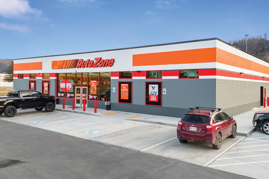 323 W Morris St, Bath, NY for sale - Building Photo - Image 1 of 1