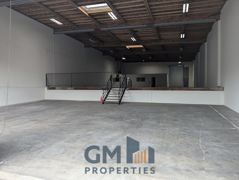 2400-2402 Palm Dr, Signal Hill, CA for lease - Building Photo - Image 1 of 6