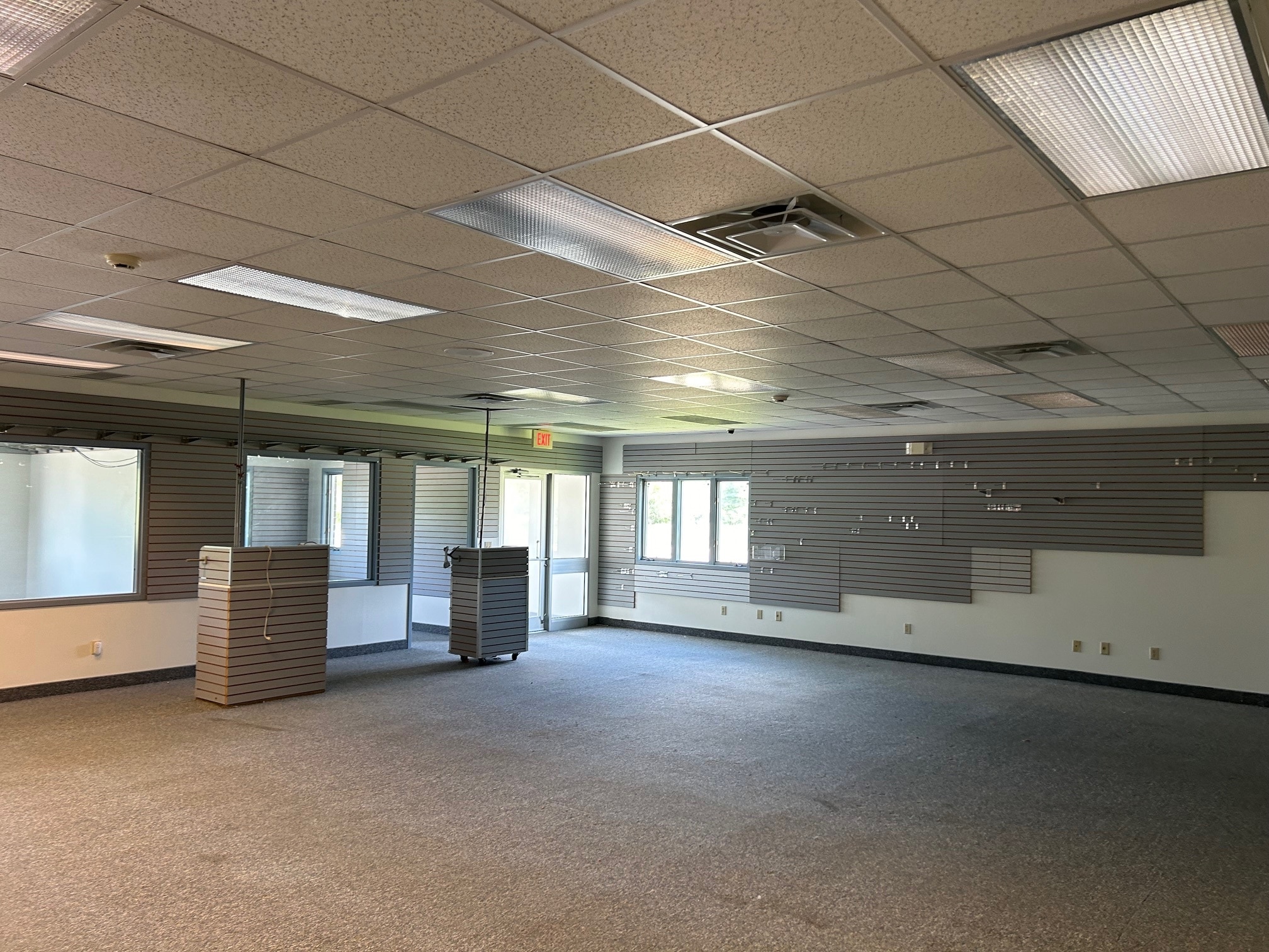 8033 E Frontage Rd, Caledonia, WI for sale Interior Photo- Image 1 of 4