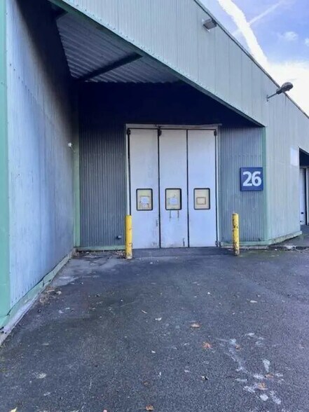 Flex in Saint-Thibault-des-Vignes for lease - Building Photo - Image 3 of 3