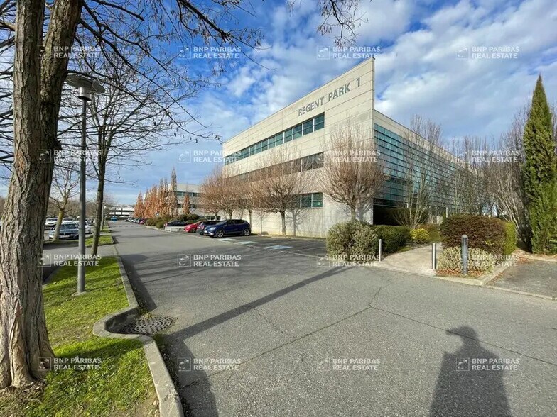 Office in Labège for lease - Building Photo - Image 2 of 28