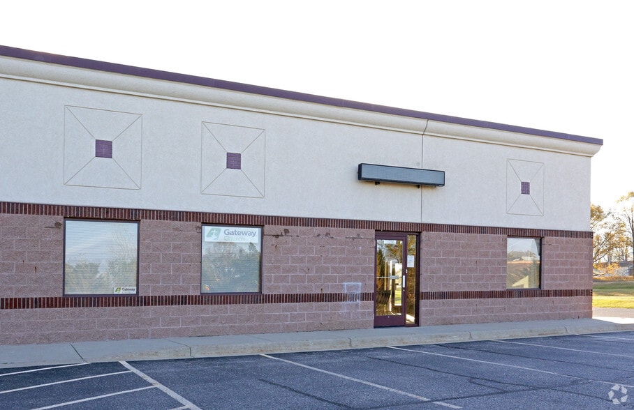 708 E Elm St E, Saint Joseph, MN for lease - Building Photo - Image 3 of 4