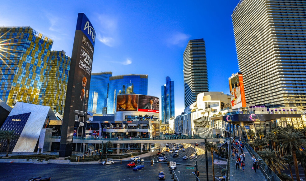 3716 Las Vegas Blvd S, Las Vegas, NV for lease - Building Photo - Image 2 of 7