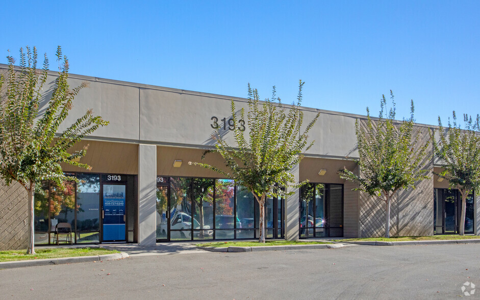 3193 Belick St, Santa Clara, CA for lease - Building Photo - Image 3 of 4