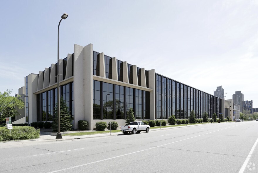 511 S 11th Ave, Minneapolis, MN for lease - Primary Photo - Image 1 of 10
