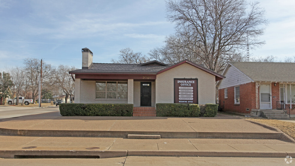 3701 S University, Fort Worth, TX for sale - Building Photo - Image 3 of 28