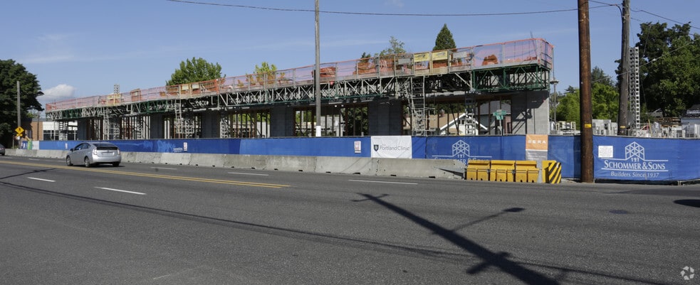 5035 NE Sandy Blvd, Portland, OR for lease - Building Photo - Image 2 of 17