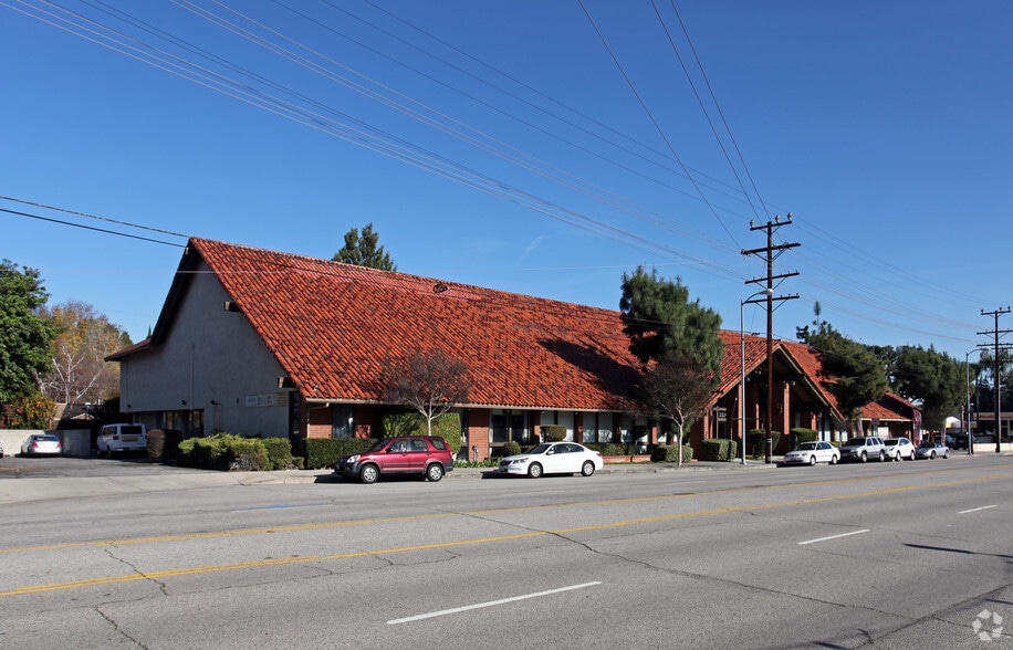 23241 Ventura Blvd, Woodland Hills, CA 91364