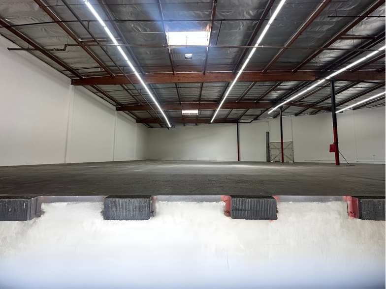 4605-4631 S Alameda St, Los Angeles, CA for lease - Building Photo - Image 3 of 15