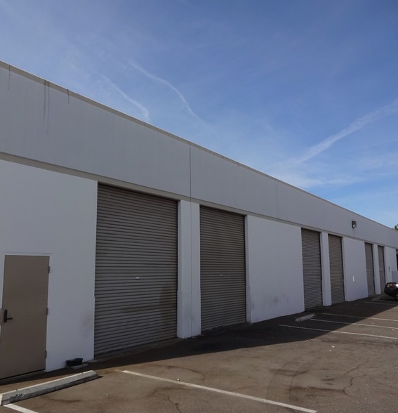 25030-25040 Avenue Tibbitts, Valencia, CA for lease - Building Photo - Image 2 of 5