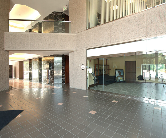 1995 N Park Pl SE, Atlanta, GA for lease - Lobby - Image 2 of 6