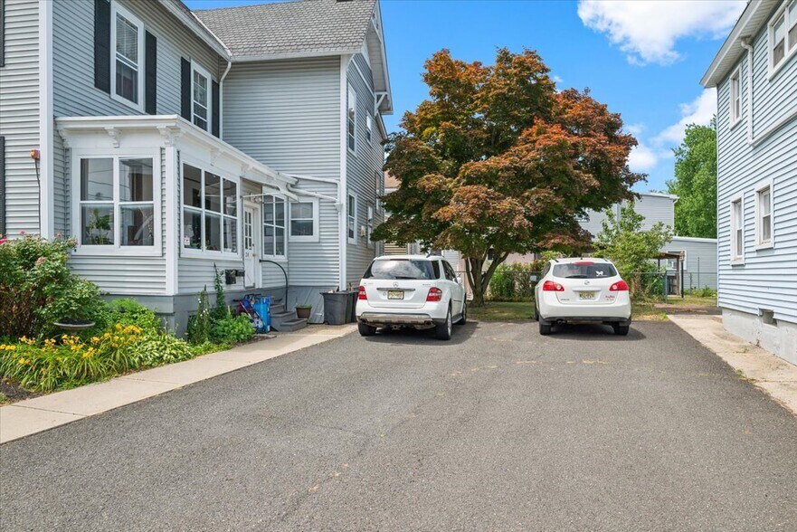 30 W Somerset St, Raritan, NJ 08869 Retail for Sale