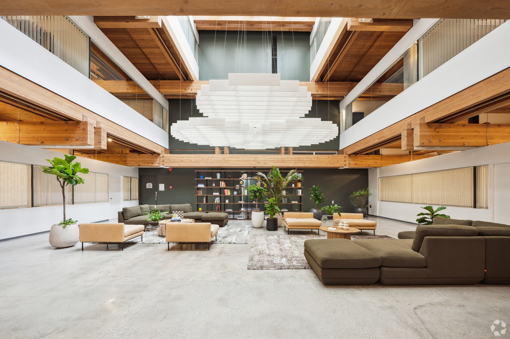 4444 W Lakeside Dr, Burbank, CA for lease Interior Photo- Image 1 of 21