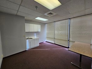 3737 N Meridian St, Indianapolis, IN for lease Interior Photo- Image 2 of 8