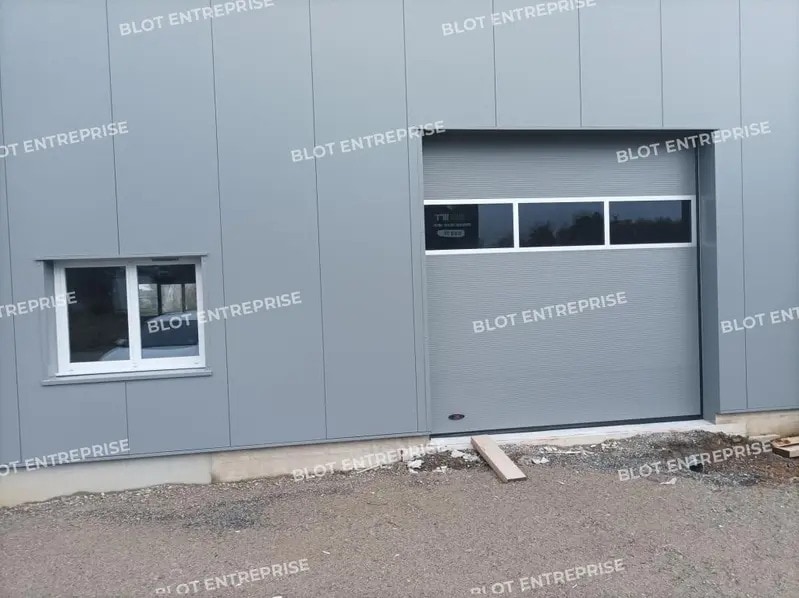 Location Entrepôt 300 m² - Photo 1
