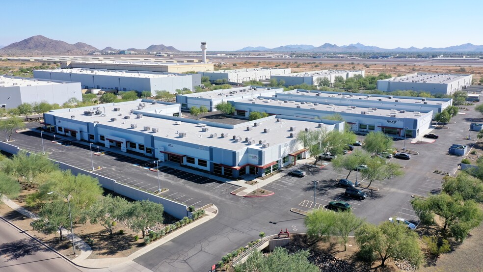 1125 W Pinnacle Peak Rd, Phoenix, AZ for lease - Building Photo - Image 1 of 5