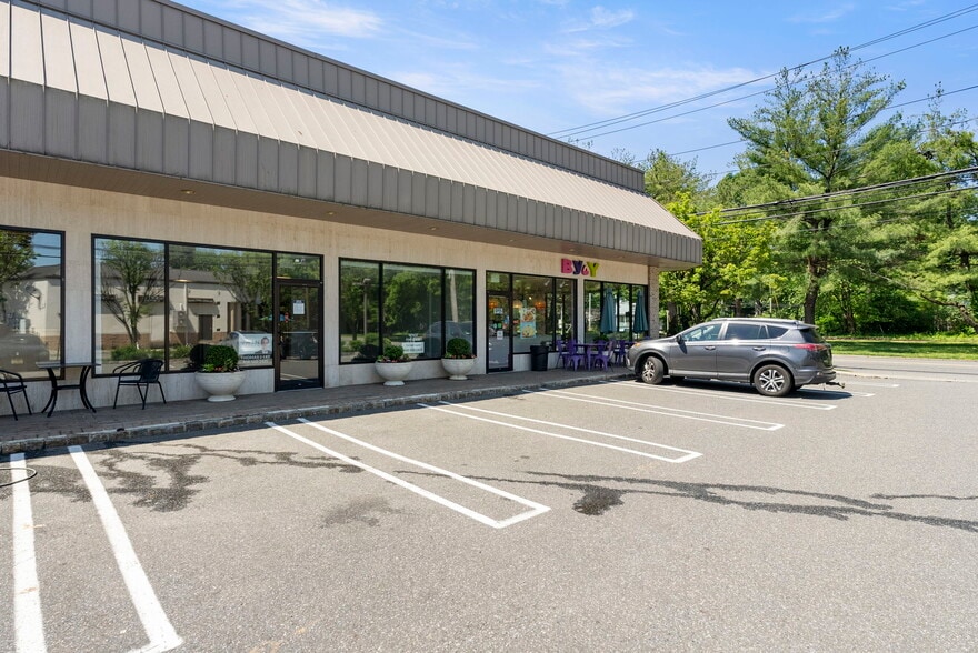 156 Piermont Rd, Cresskill, NJ for lease - Primary Photo - Image 1 of 2