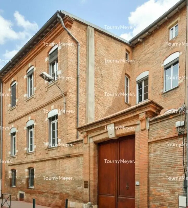 Office in Toulouse for lease Building Photo- Image 1 of 2