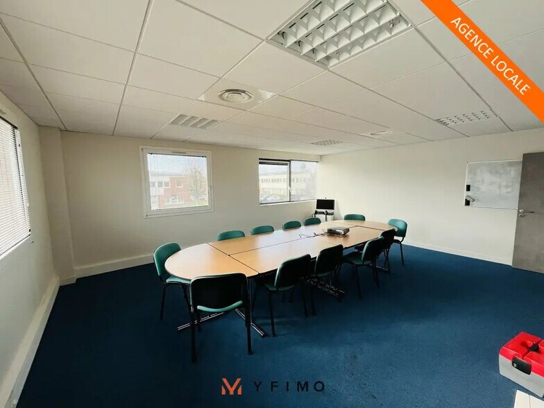 Office in BIÈVRES for lease - Interior Photo - Image 2 of 4