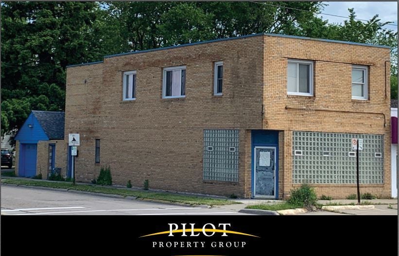 1762317627 E Nine Mile Rd, Eastpointe, MI 48021