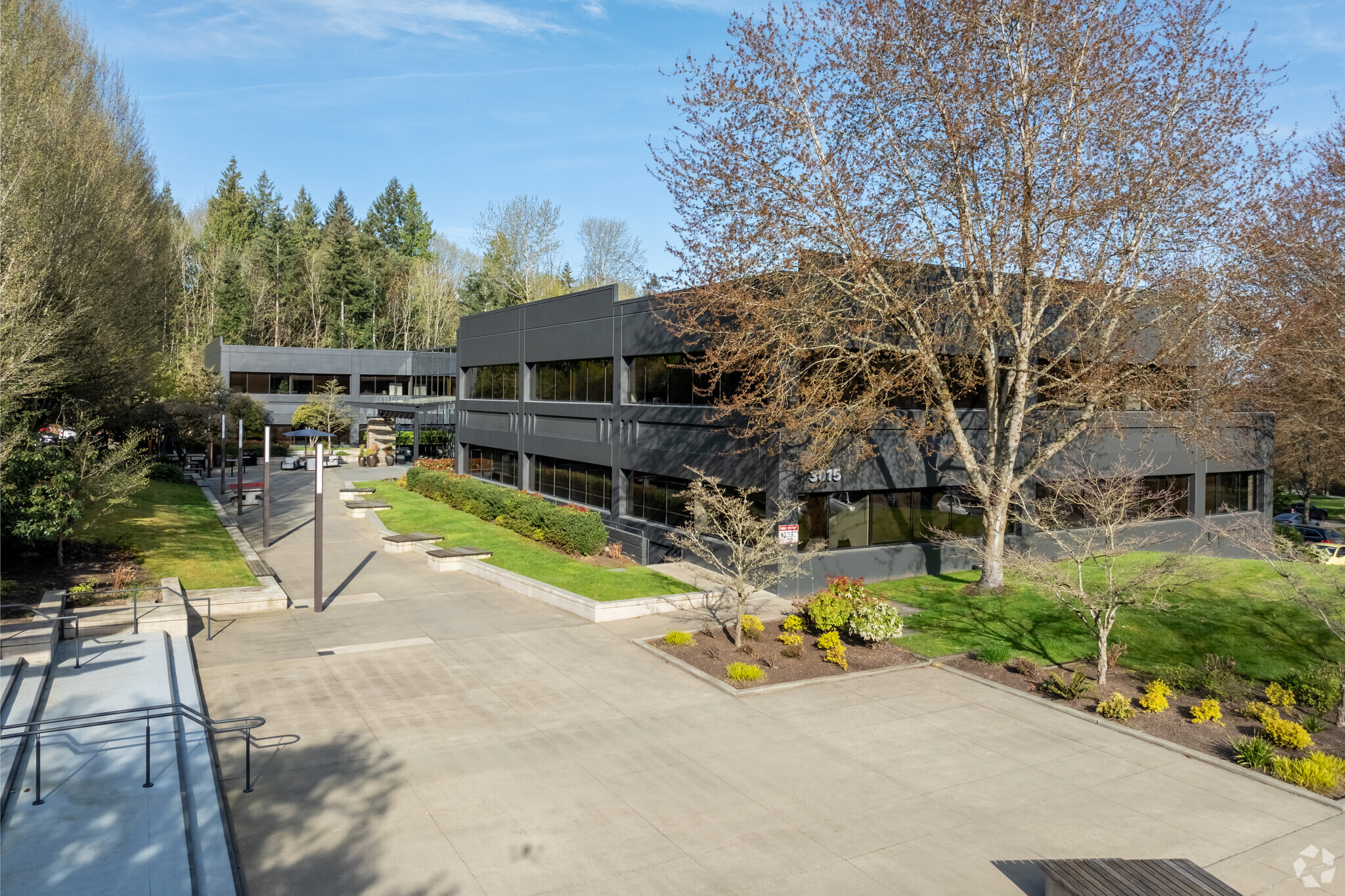 3015 112th Ave NE, Bellevue, WA for lease Primary Photo- Image 1 of 6