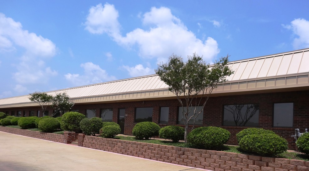 331 Melrose Dr, Richardson, TX for lease - Primary Photo - Image 3 of 6