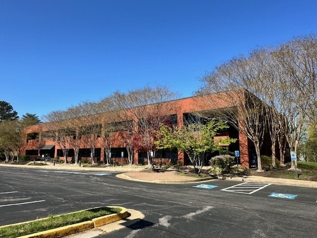 9881 Mayland Dr, Richmond, VA for lease - Building Photo - Image 1 of 11