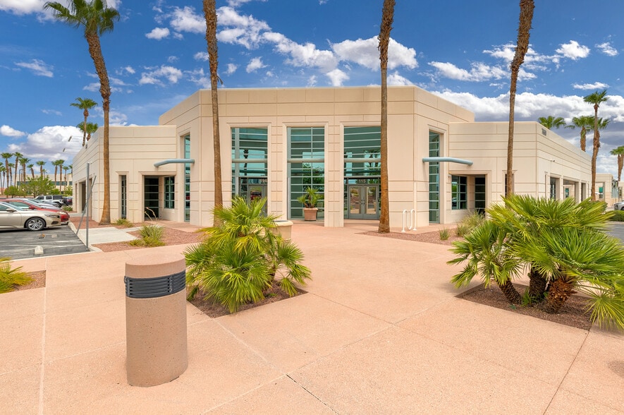 7660 W Cheyenne Ave, Las Vegas, NV for lease - Building Photo - Image 1 of 9