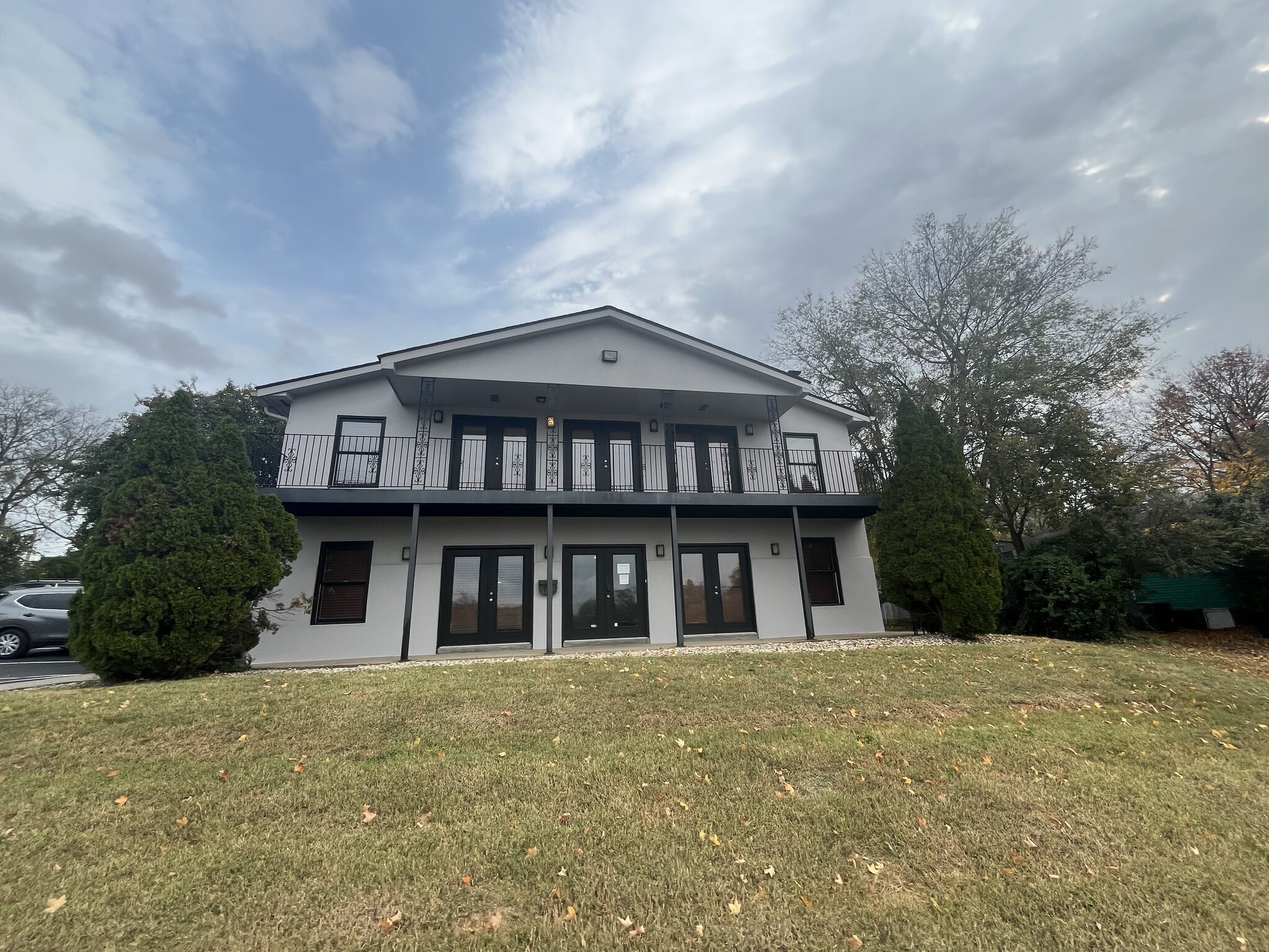 652 W Iris Dr, Nashville, TN for lease Building Photo- Image 1 of 13