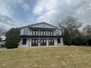 652 W Iris Dr, Nashville, TN for lease Building Photo- Image 1 of 13