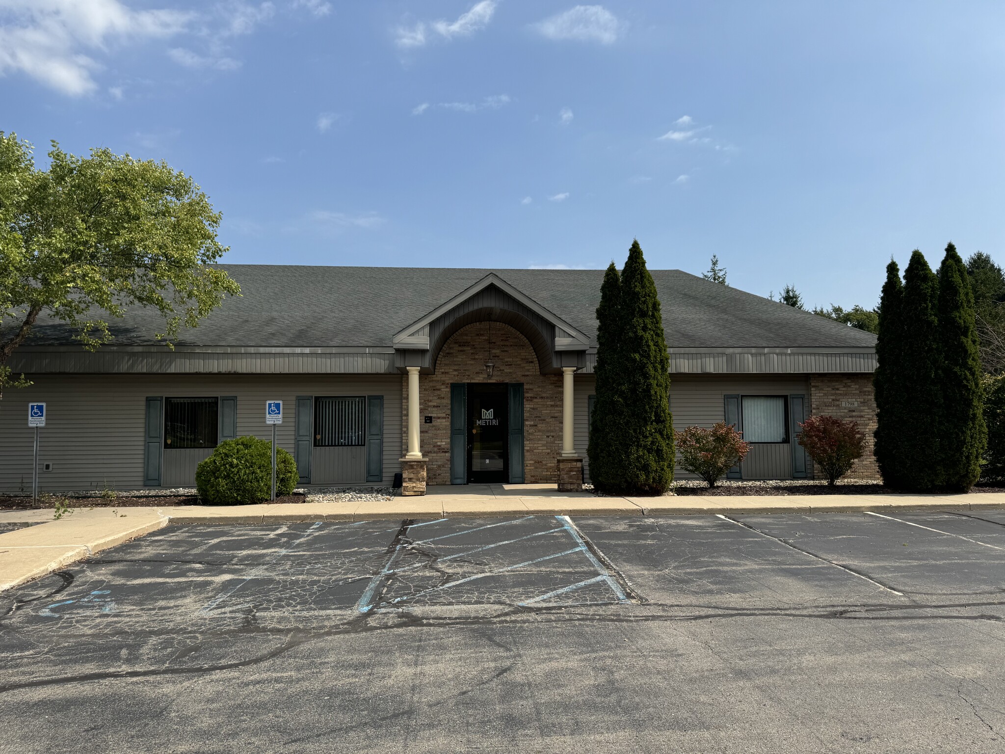 1798 Holloway Dr, Holt, MI for lease Building Photo- Image 1 of 9