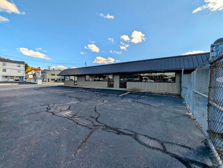 1122 Charles St, North Providence, RI for sale - Building Photo - Image 2 of 14