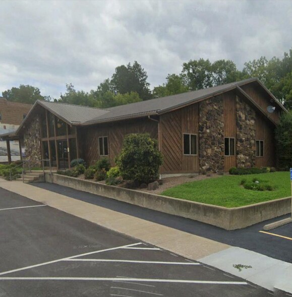 120 S Front St, Cobden, IL for sale - Primary Photo - Image 1 of 1