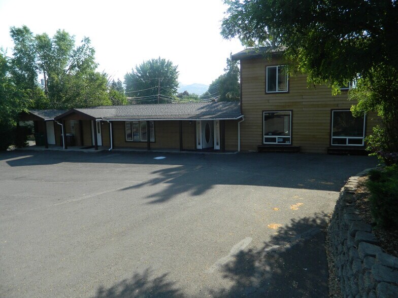2345 Biehn St, Klamath Falls, OR for sale - Building Photo - Image 3 of 7