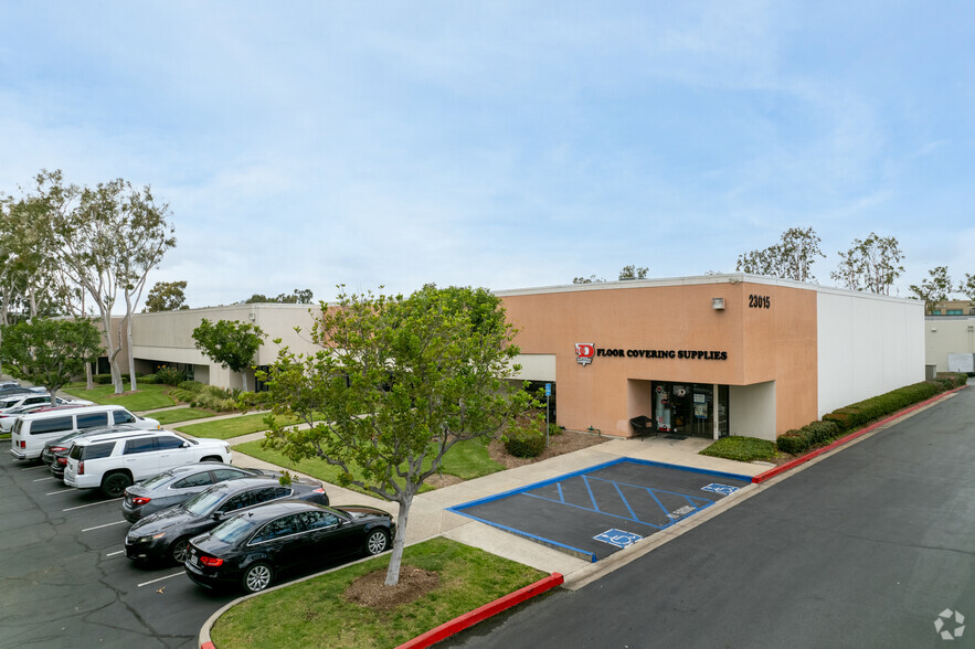 23015 Del Lago Dr, Laguna Hills, CA for lease - Primary Photo - Image 1 of 20