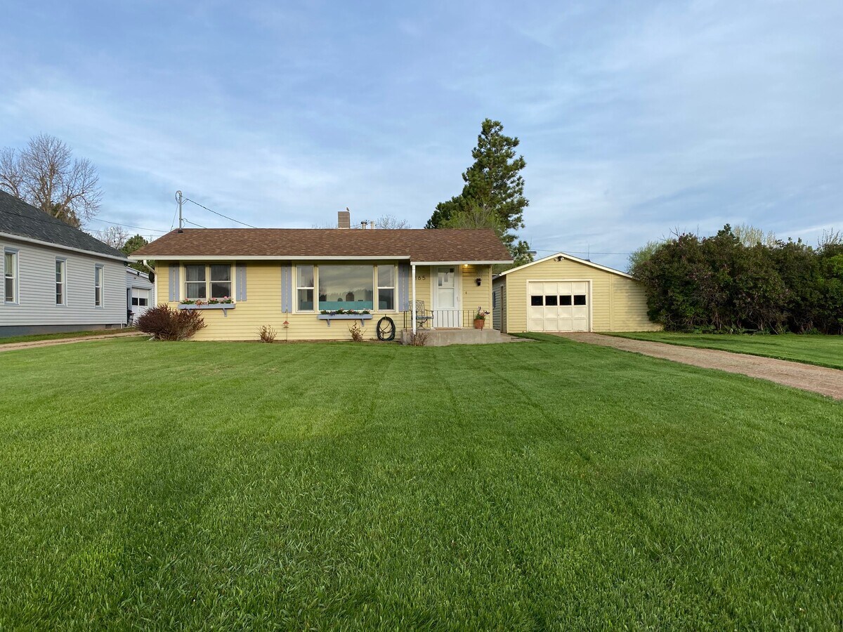 365 Upper Valley Rd, Spearfish, SD 57783