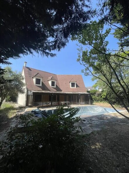 Retail in Montigny-lès-Cormeilles for lease - Building Photo - Image 2 of 30