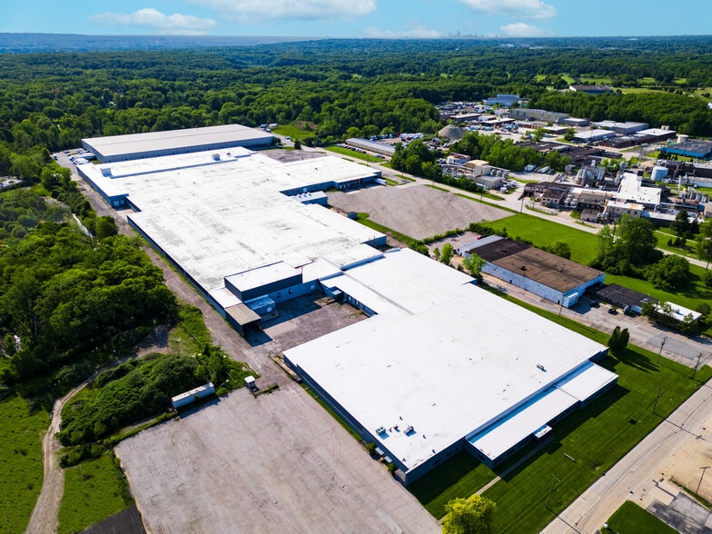 7130 Krick Rd, Walton Hills, OH for sale - Building Photo - Image 2 of 12