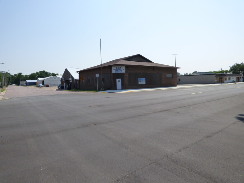 106 N Renville St, Winthrop, MN for sale - Building Photo - Image 2 of 14