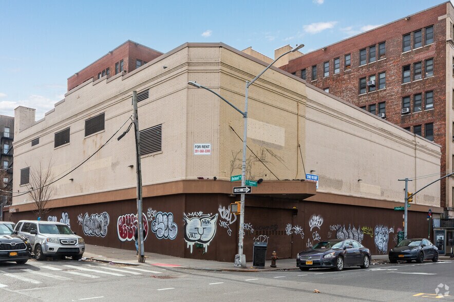 650 E Tremont Ave, Bronx, NY for sale - Primary Photo - Image 1 of 1