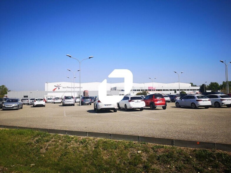 Industrial in Pierrelatte for lease - Building Photo - Image 2 of 15