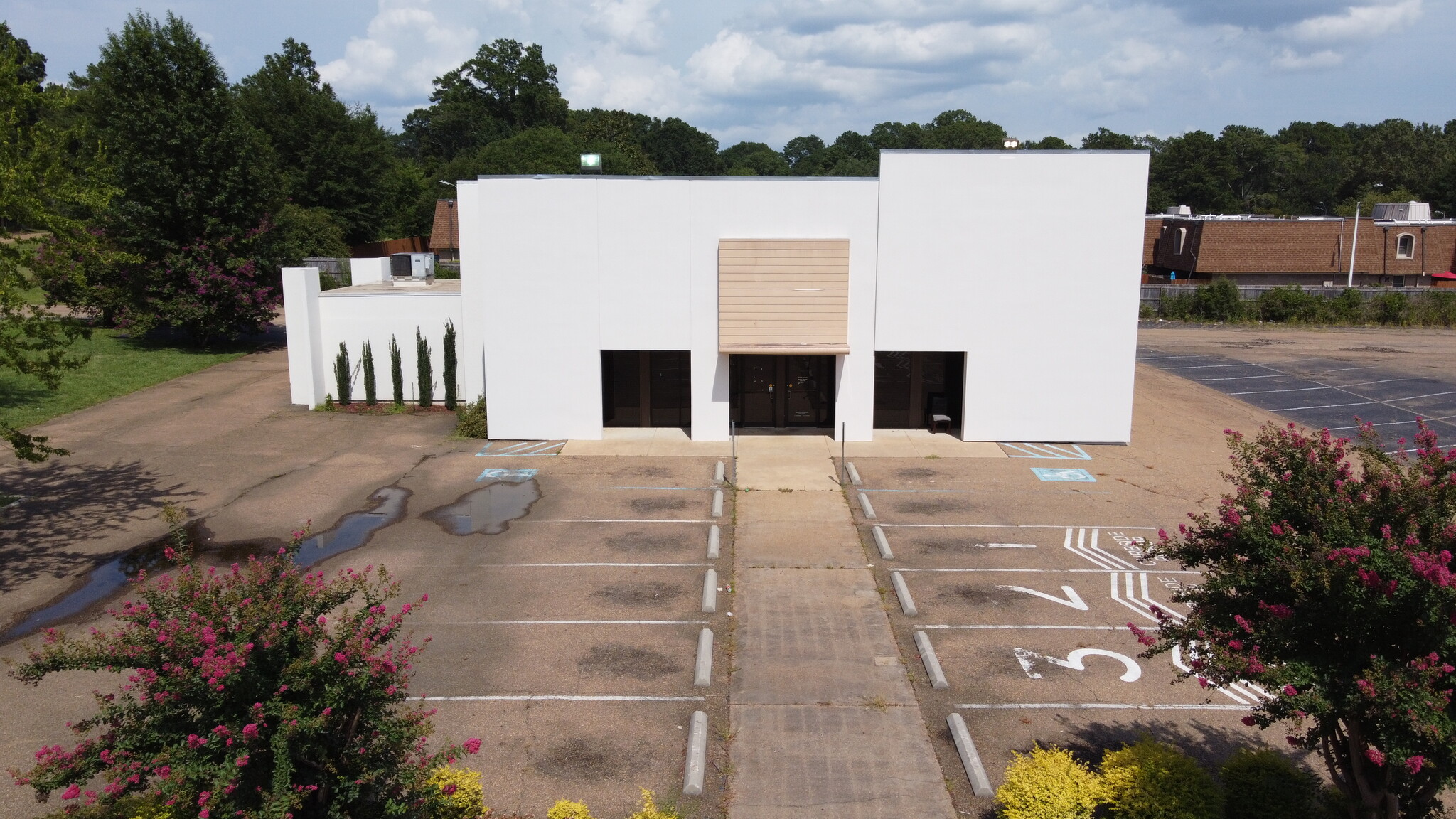 5070 Interstate 55 N, Jackson, MS for lease Building Photo- Image 1 of 7